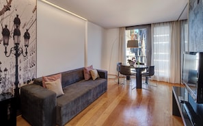 1 bedroom, minibar, in-room safe, desk