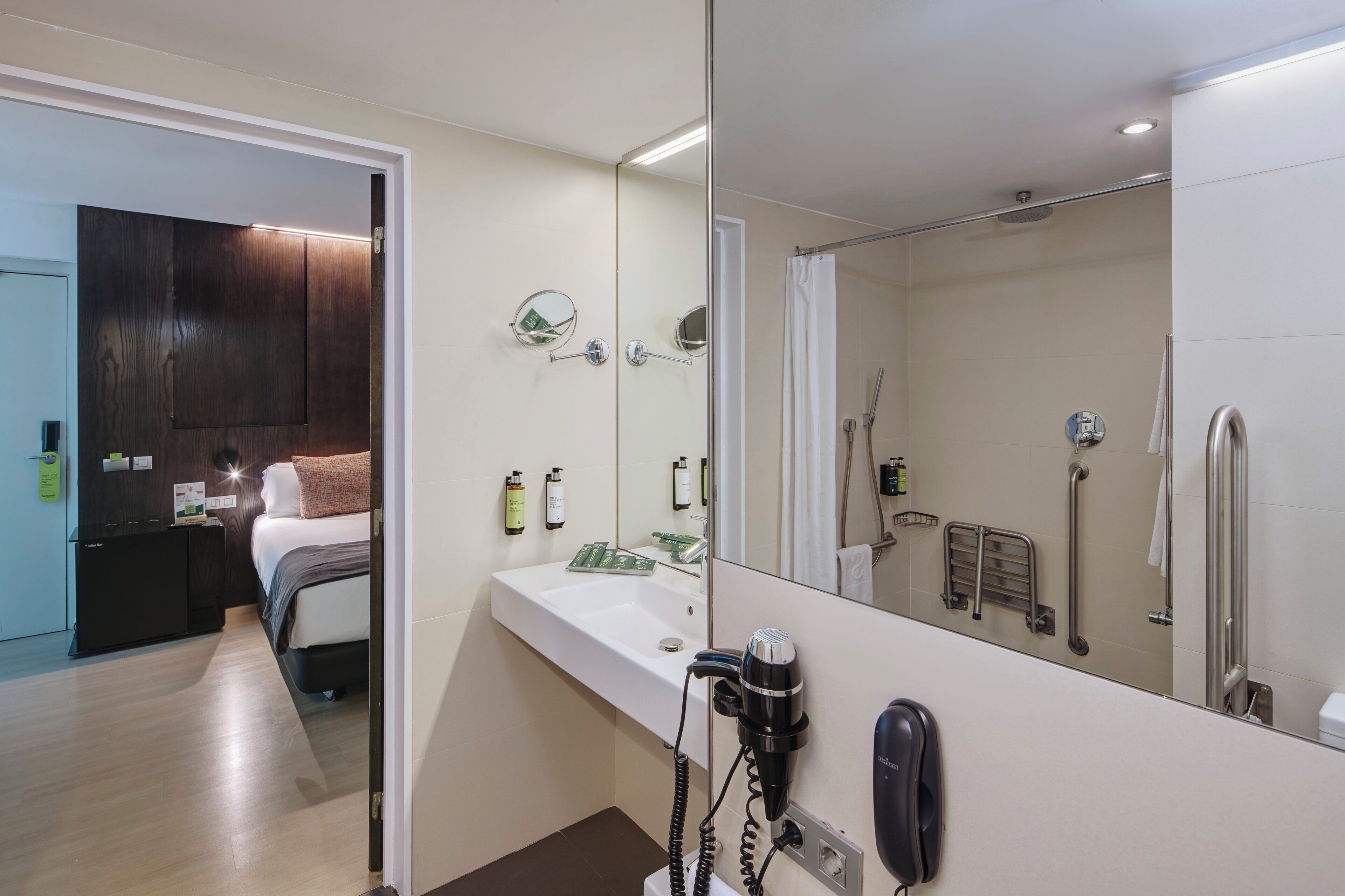 1 bedroom, minibar, in-room safe, desk