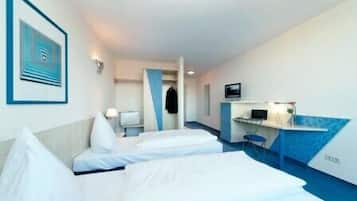 Standard Double or Twin Room | Hypo-allergenic bedding, desk, blackout drapes, iron/ironing board