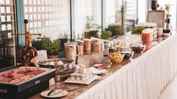 Bao gồm bữa sáng buffet hàng ngày