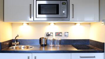 Fridge, microwave, stovetop, electric kettle