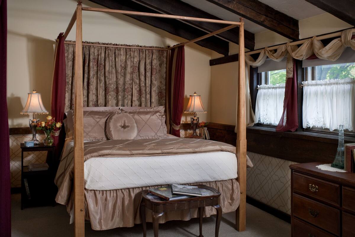 Paris Suite (Using stairs is required for this guest room) | Utsikt fra rommet