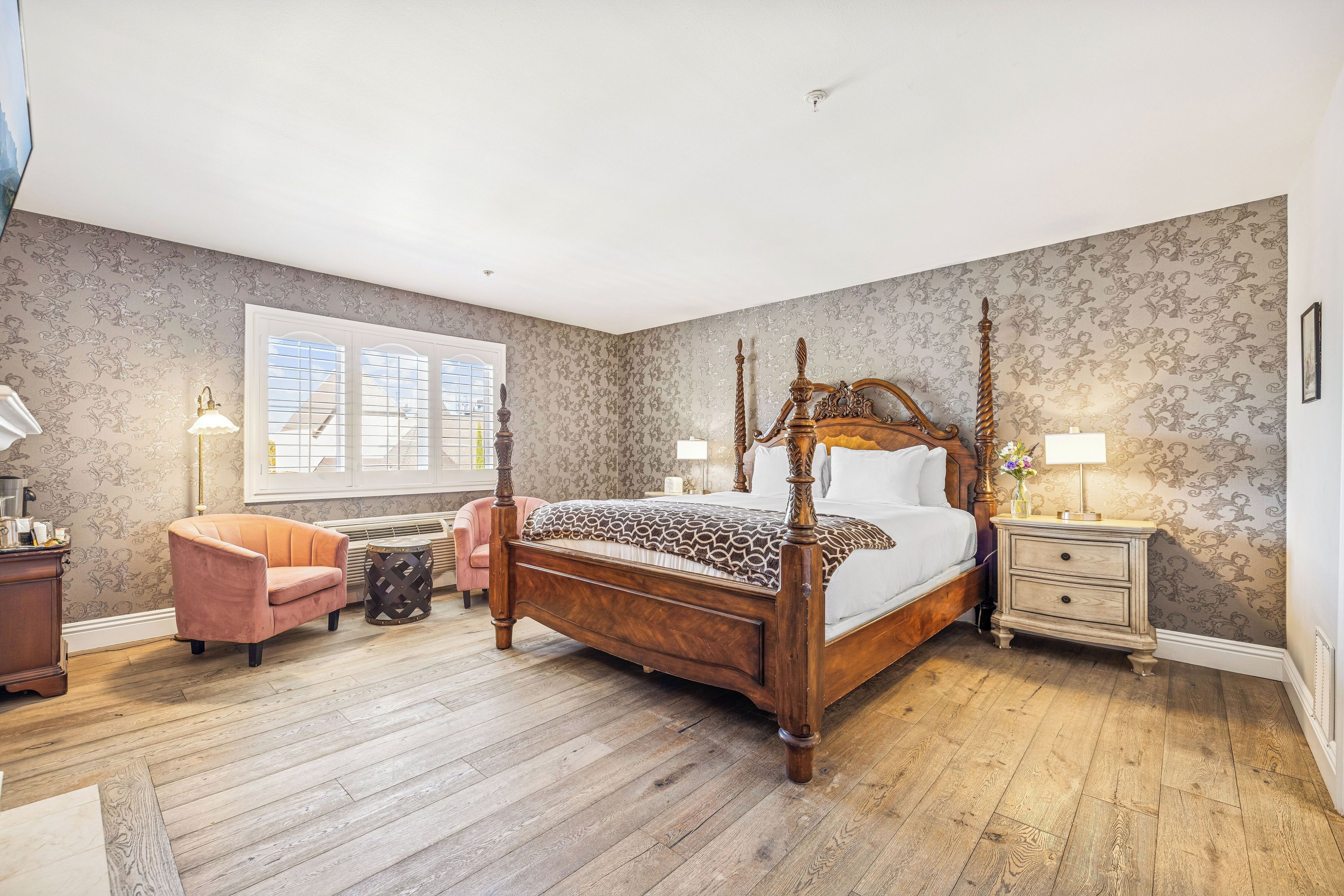 Egyptian cotton sheets, premium bedding, down duvets, pillow-top beds