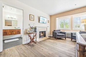 Luksus-dobbeltrom, 1 kingsize-seng (Room 05 - LUXURY PREMIUM ) | Sengetøy i egyptisk bomull, sengetøy av topp kvalitet og dundyner