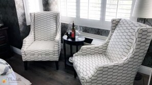 エジプト綿のシーツ、高級寝具、羽毛の掛け布団、ピロートップベッド