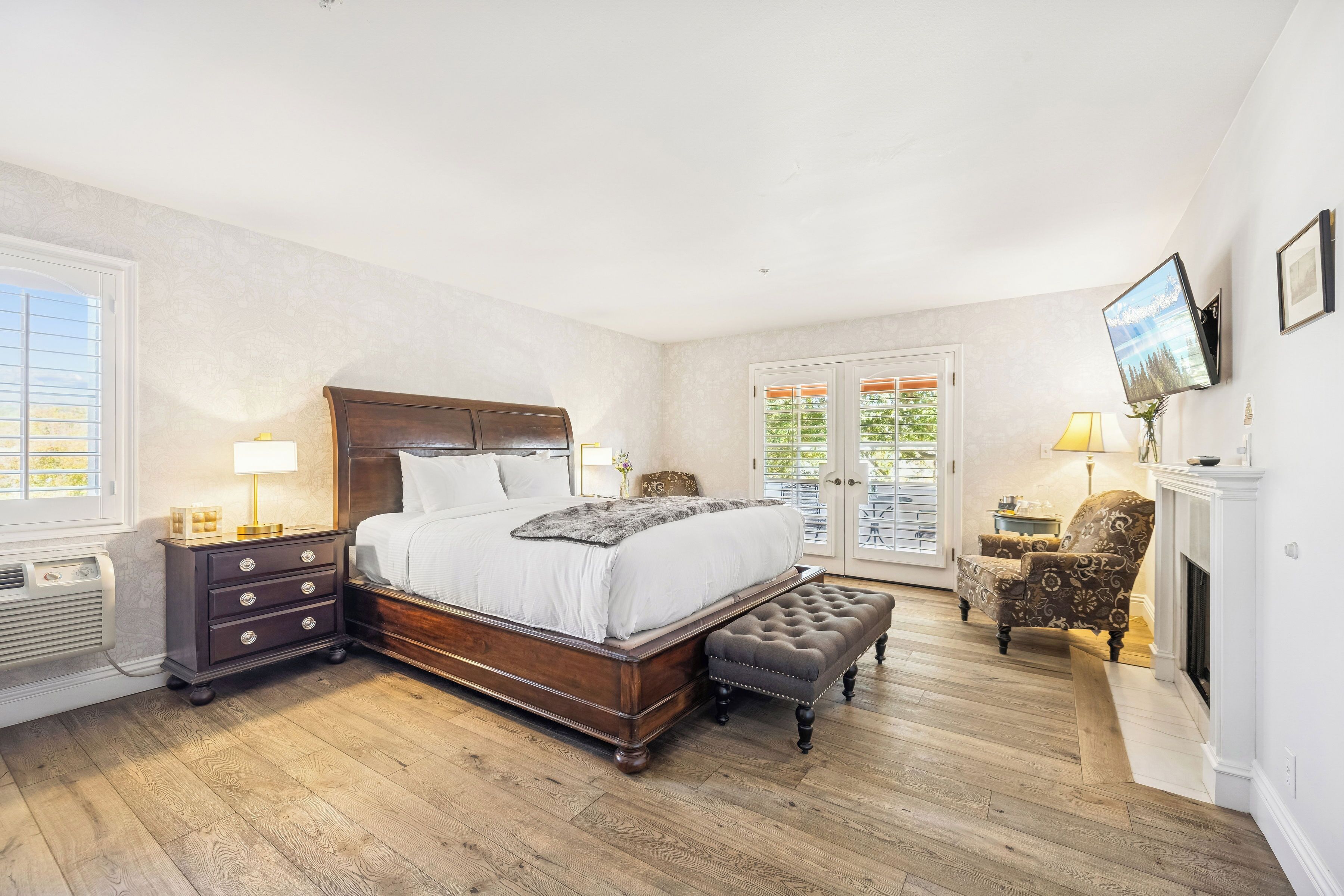 Egyptian cotton sheets, premium bedding, down duvets, pillow-top beds