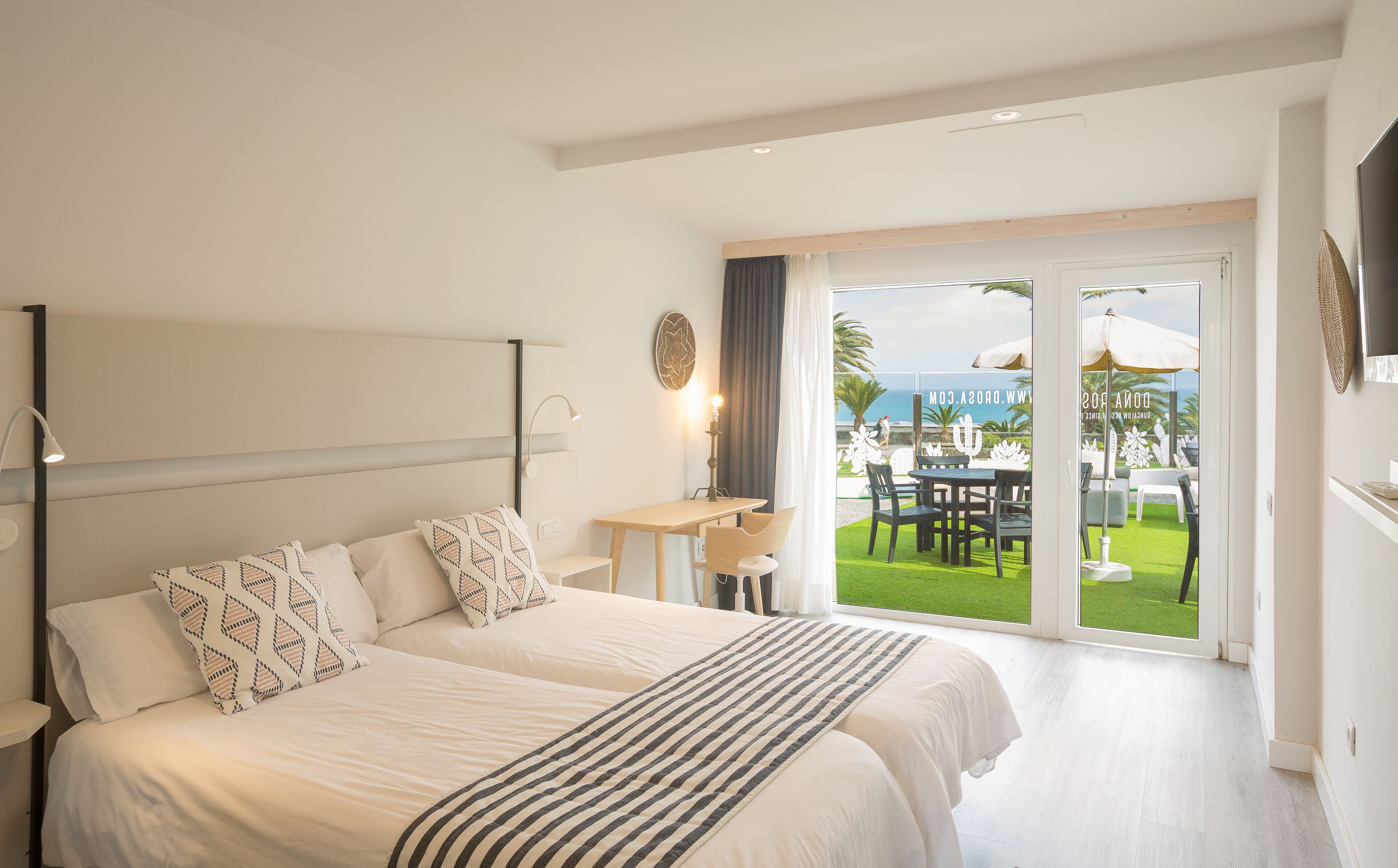 高级平房 | 高档床上用品、羽绒被、记忆海绵床垫、客房内保险箱