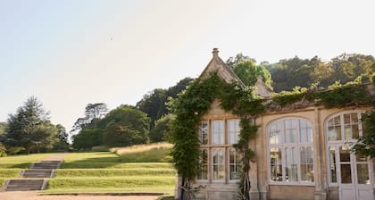 Dumbleton Hall