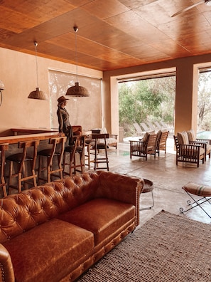Bar (on property) - Honeyguide Tented Safari Camps - Mantobeni (Bushbuckridge)