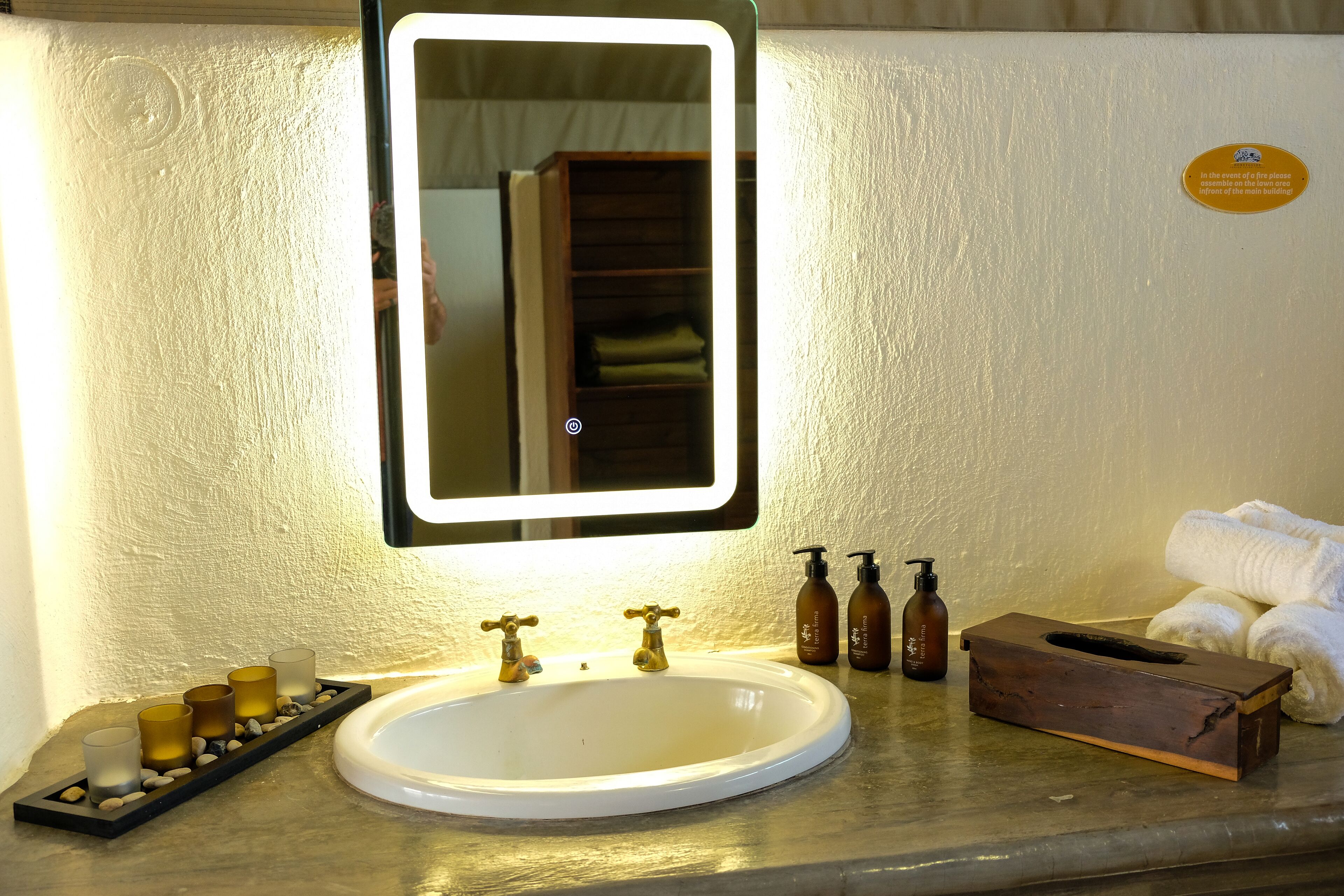 standard room (montobeni) | bathroom sink