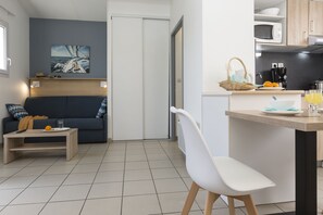 Studio | Babybetten, kostenloses WLAN, Bettwäsche