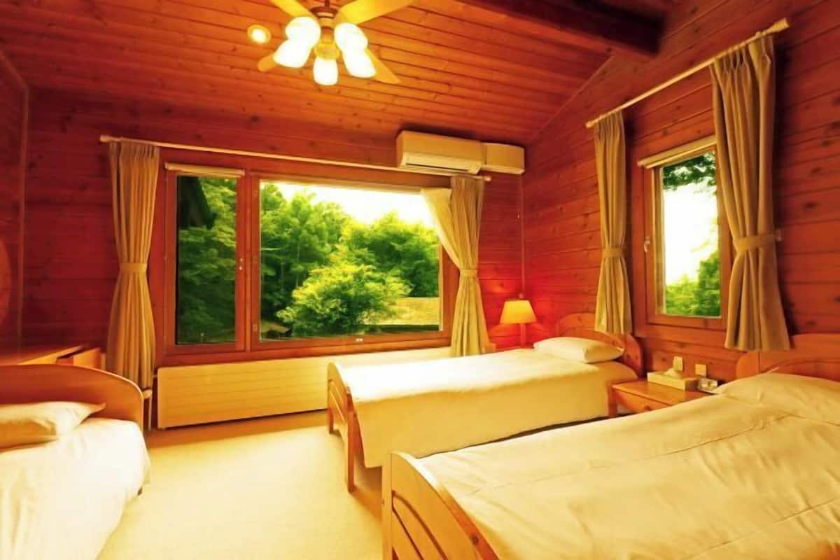 2 Schlafzimmer, Daunenbettdecken, Zimmersafe, Schreibtisch