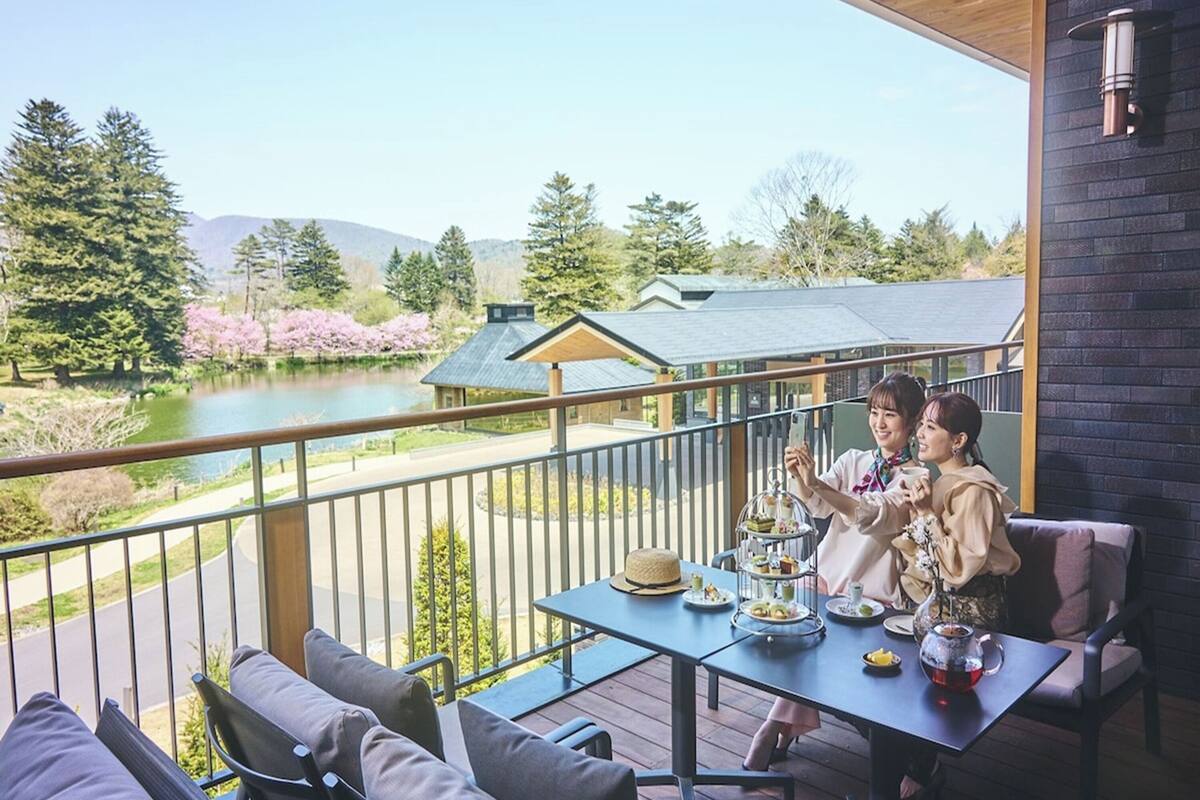 3 restaurants, breakfast, lunch, dinner served; japanese cuisine