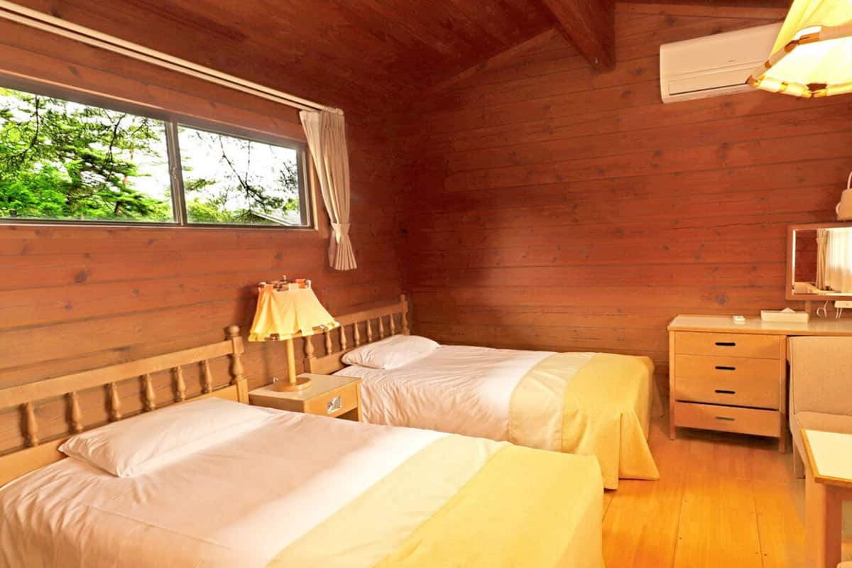 Couette en duvet d'oie, coffres-forts dans les chambres, bureau
