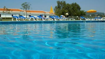 Outdoor pool, open 10 AM to 9:30 PM, sun loungers