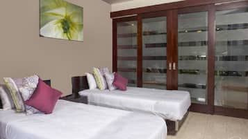 Apartment, 1 Bedroom | 1 bedroom, pillowtop beds, in-room safe, individually decorated