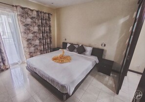 1 bedroom, pillow-top beds, in-room safe, individually decorated - Grand Bay Suites (Grand-Baie)