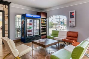 Lobby - Quality Inn & Suites at The Outlets Mercedes/Weslaco (Mercedes)