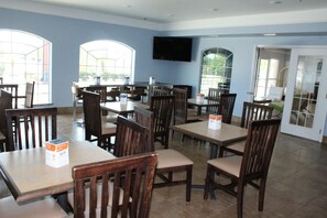 Free daily continental breakfast  - Quality Inn & Suites at The Outlets Mercedes/Weslaco (Mercedes)