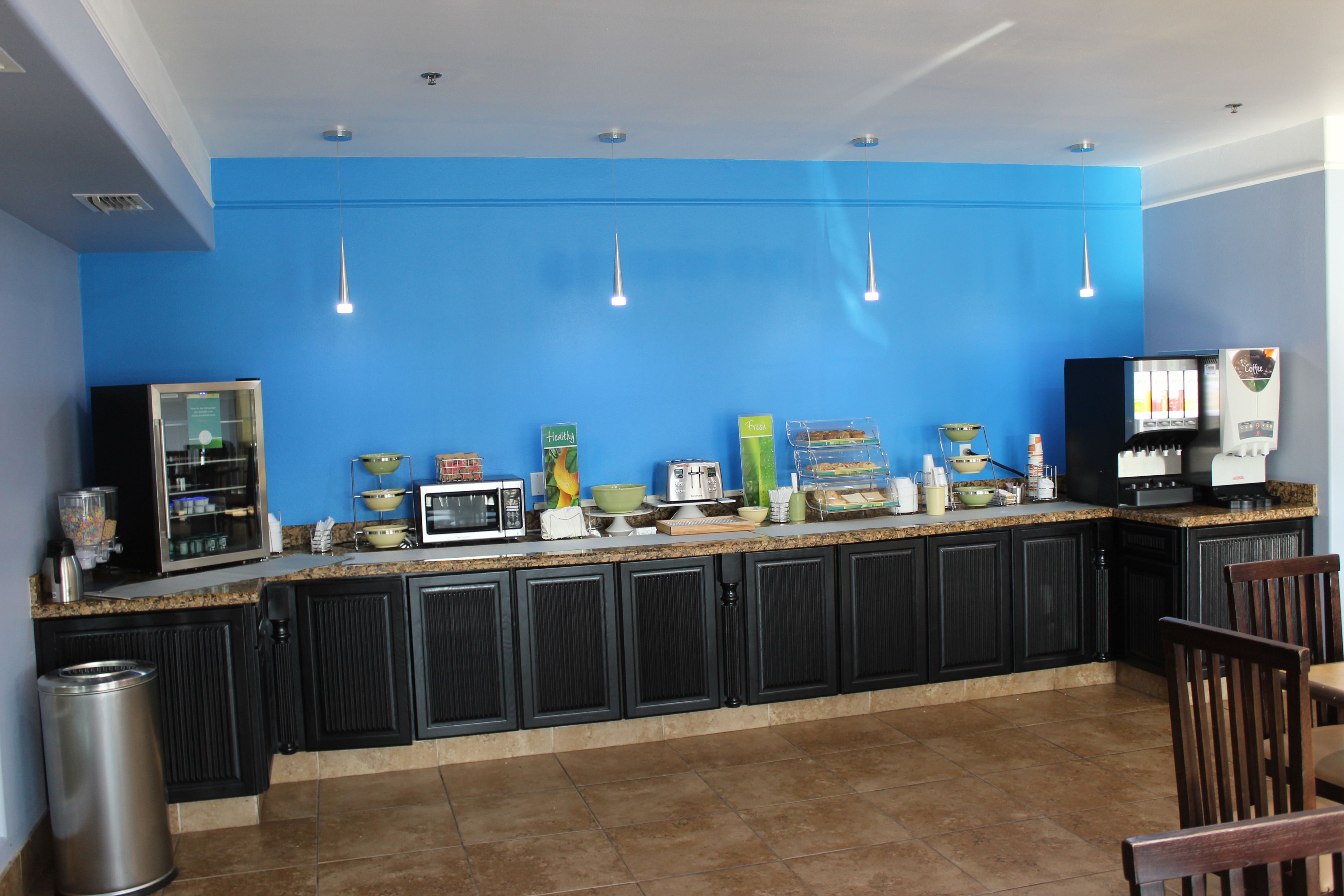 free daily continental breakfast