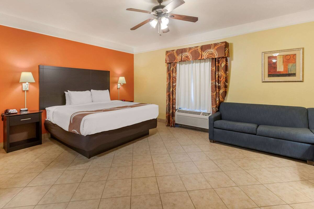 Suite, 1 King Bed, Non Smoking | Premium bedding, down comforters, pillowtop beds, desk