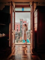 Premium | Egyptian cotton sheets, premium bedding, pillowtop beds, minibar