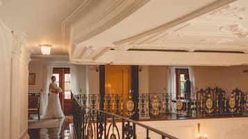 TV LCD, livros, filmes pagos