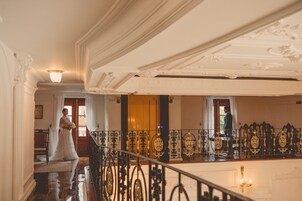 TelevisiĂłn LCD, libros, pelĂculas con cargo