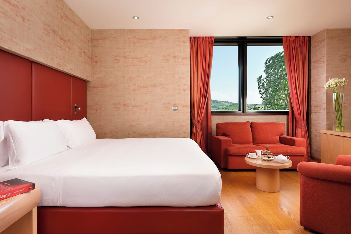 Classic Double or Twin Room | 1 bedroom, premium bedding, Select Comfort beds, minibar