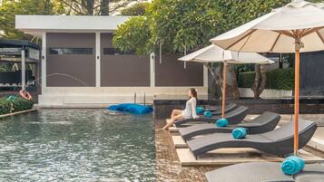 Outdoor pool, sun loungers