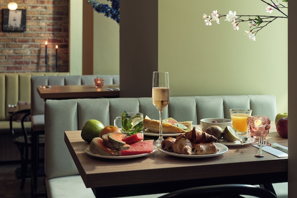 Frokostbuffé hver dag (EUR 21.50 per person)