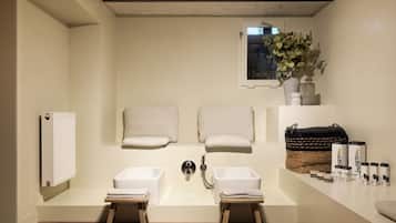 Salas de tratamiento para parejas, sauna y masajes