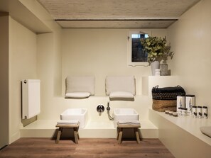Behandlungsräume für Paare, Sauna, Massageanwendungen