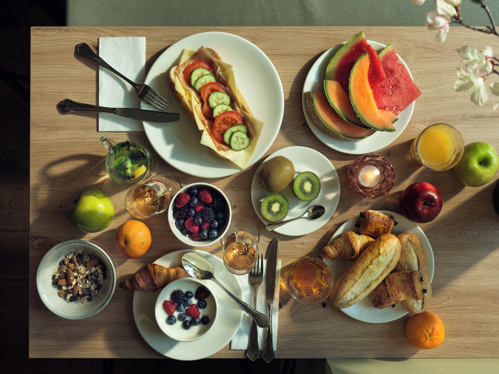 daily buffet breakfast (eur 21.50 per person)
