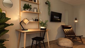 Comfort appartement | Luxe beddengoed, pillowtop-bedden, een kluis op de kamer, een bureau