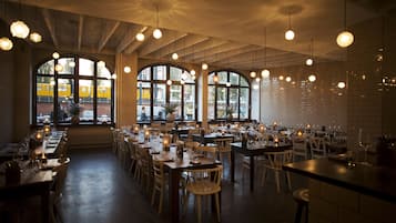 Der serveres morgenmad og aftensmad