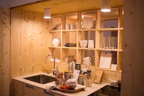 Hideout | Premium bedding, blackout curtains, iron/ironing board, free WiFi - Michelberger Hotel Berlin (Berlin)
