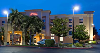 Hampton Inn & Suites Clovis-Airport North