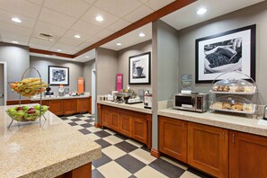 Free daily buffet breakfast  - Hampton Inn & Suites Clovis-Airport North (Clovis)