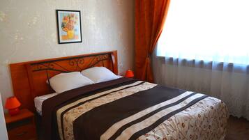 Double or Twin Room | Soundproofing, free WiFi, bed sheets