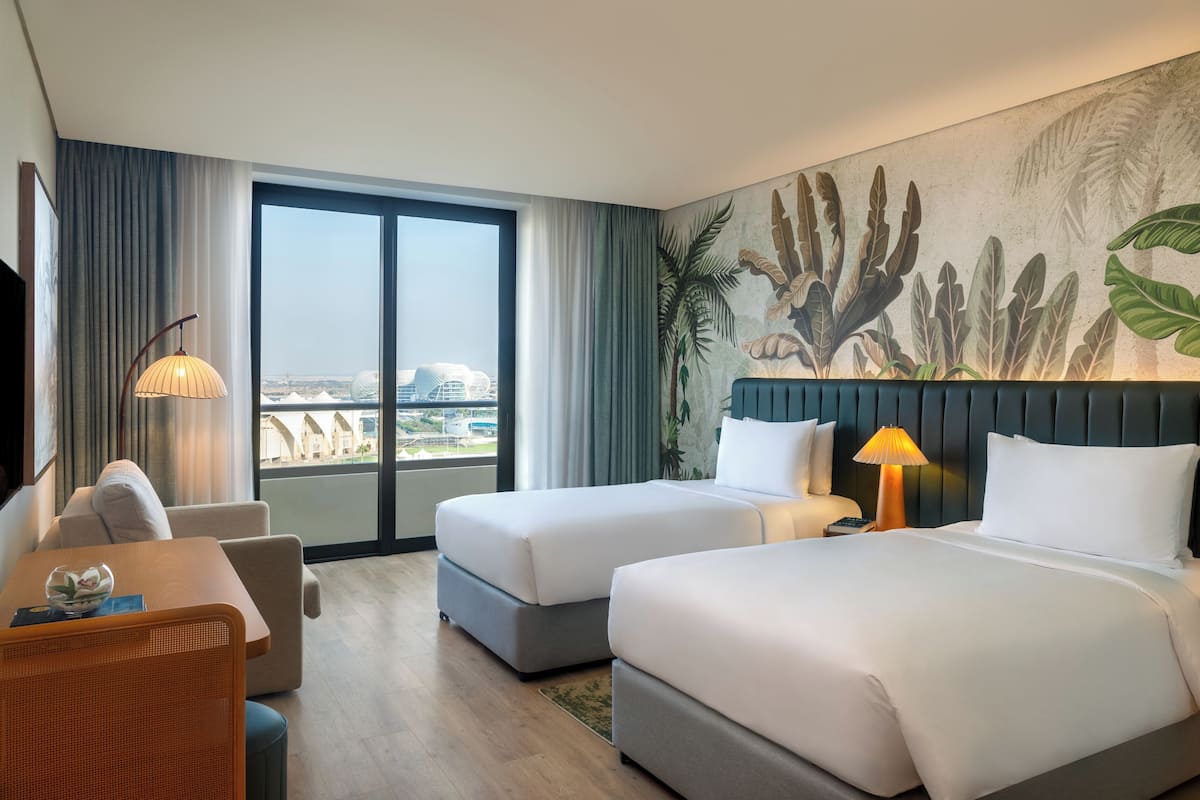 Deluxe kamer, 2 eenpersoonsbedden, balkon (Plaza View) | Luxe beddengoed, een minibar, een kluis op de kamer