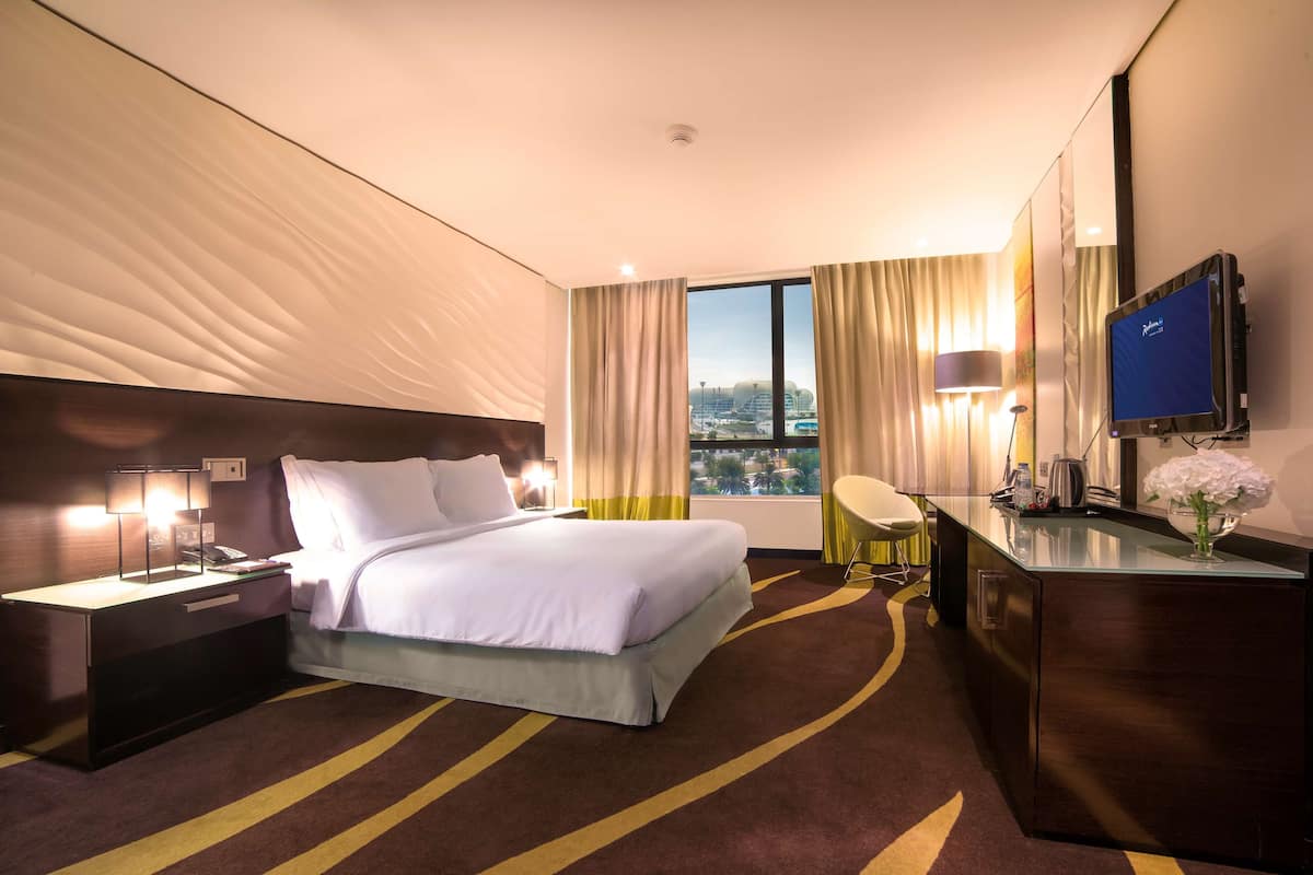 Standaard kamer, uitzicht op jachthaven | 1 slaapkamer, luxe beddengoed, een minibar, een kluis op de kamer
