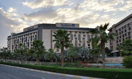 Radisson Blu Hotel, Abu Dhabi Yas Island - Image 7