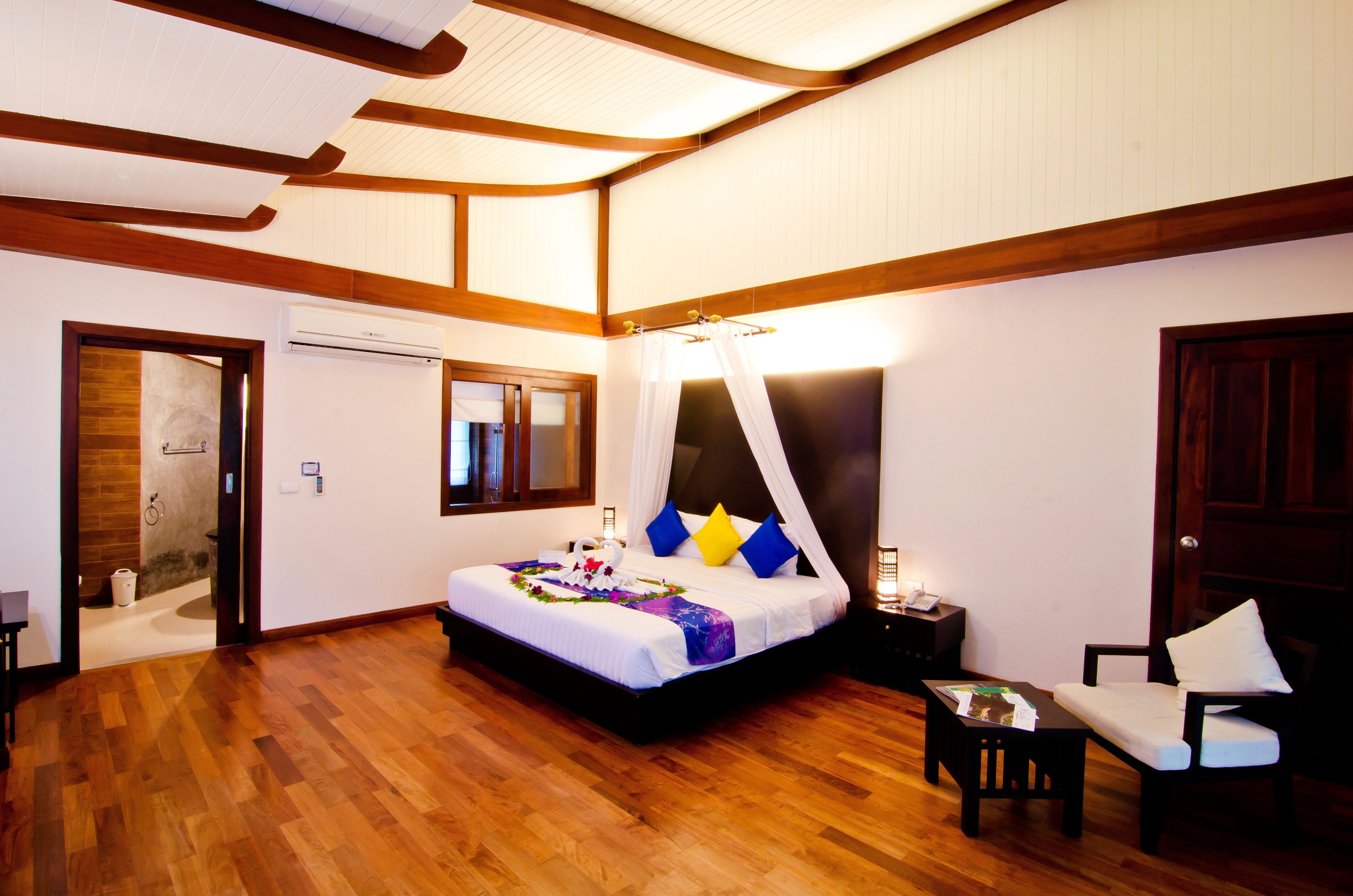 1 bedroom, down duvets, individually decorated, individually furnished