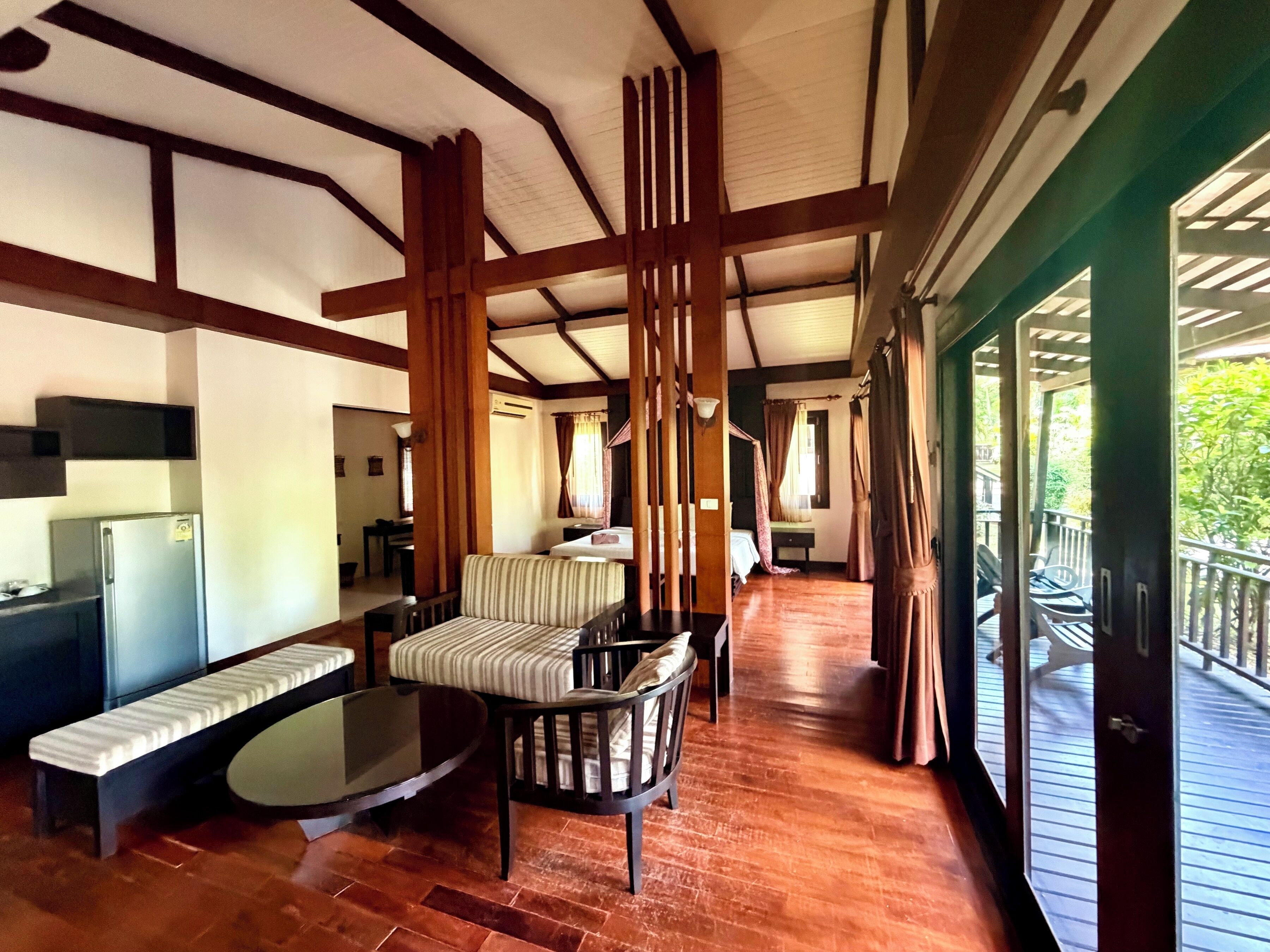 Premier Villa, 1 King Bed, Terrace, Mountain View | Living area