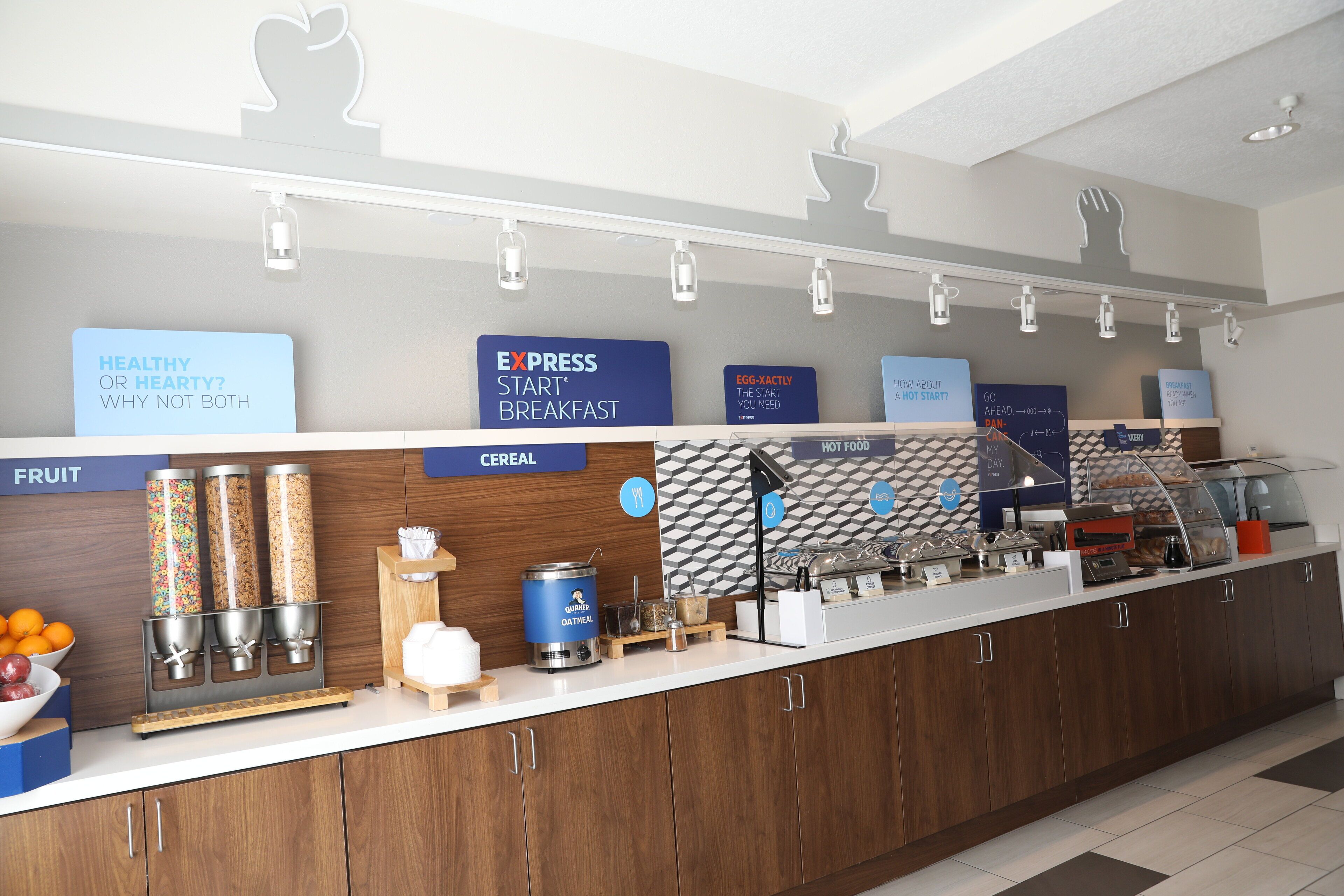 free daily breakfast