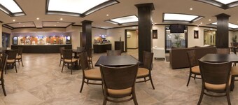 Holiday Inn Express Hotel & Suites Albuquerque Airport by IHG