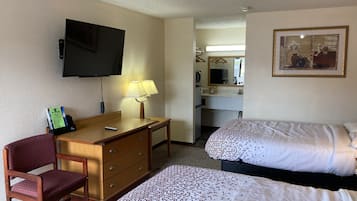 Double Room (2 double beds ) | Soundproofing, iron/ironing board, free WiFi