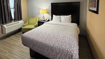 Habitación estándar, 1 cama Queen size (1 queen bed) | Insonorización, tabla de planchar con plancha y wifi gratis