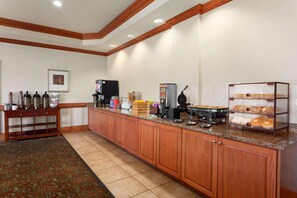 Free daily continental breakfast